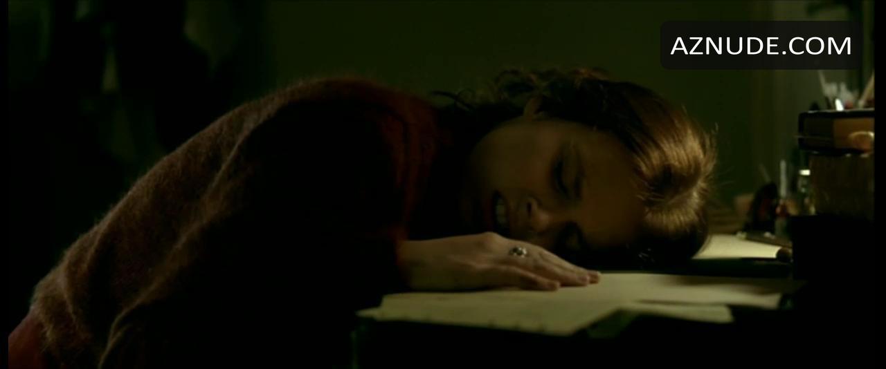 Isabelle Carre in Anna M., photo 20