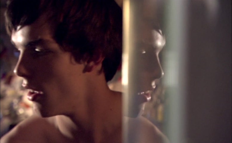 April Pearson in Skins, photo 18