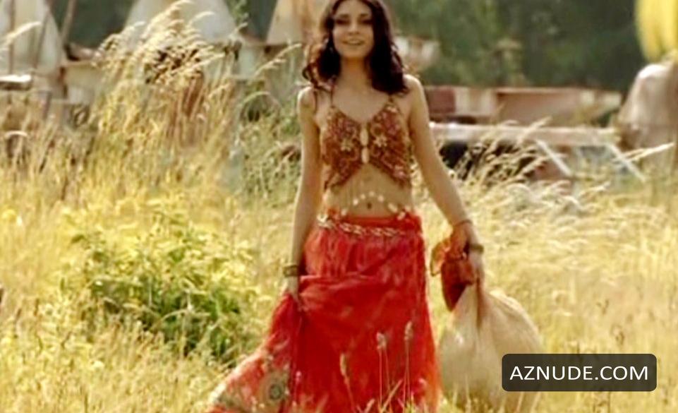Pegah Ferydoni in Peer Gynt, photo 11