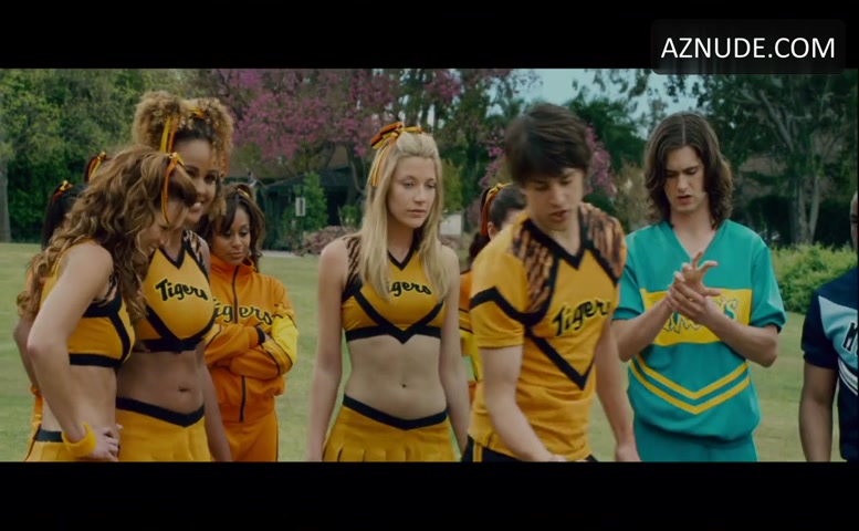 Sarah Roemer in Fired Up, photo 5