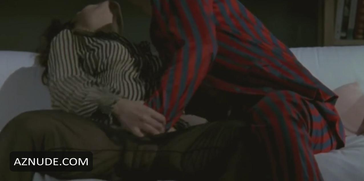 Claudia Koll in All Ladies Do It, photo 38