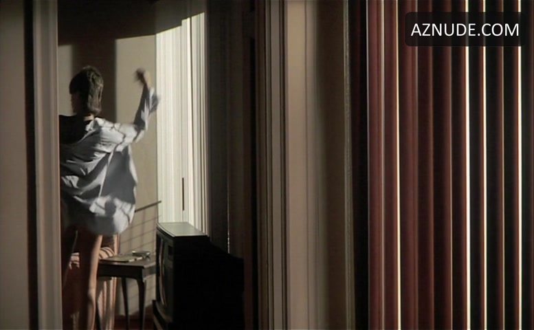 Jamie Lee Curtis in Perfect, photo 8