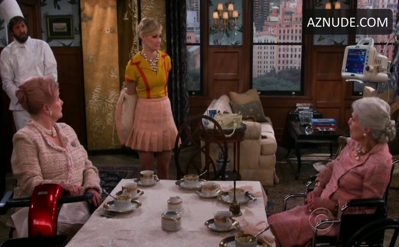 Kat Dennings in 2 Broke Girls (2012-), photo 2