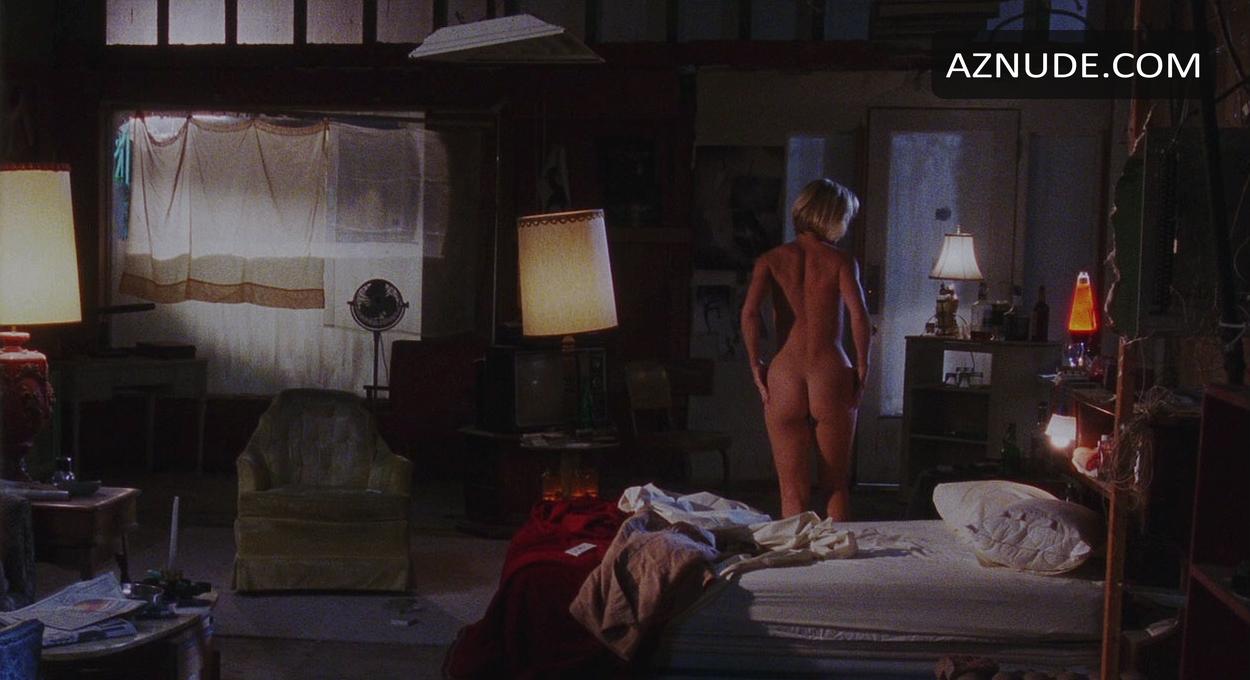 Rena Riffel in Showgirls, photo 1