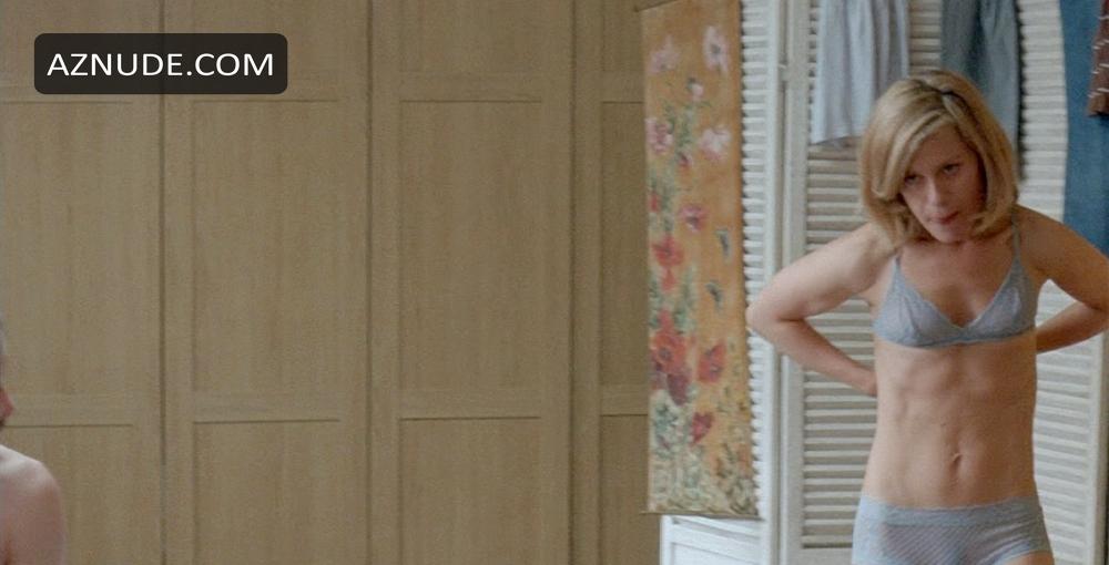 Marina Fois in Happy Few, photo 11