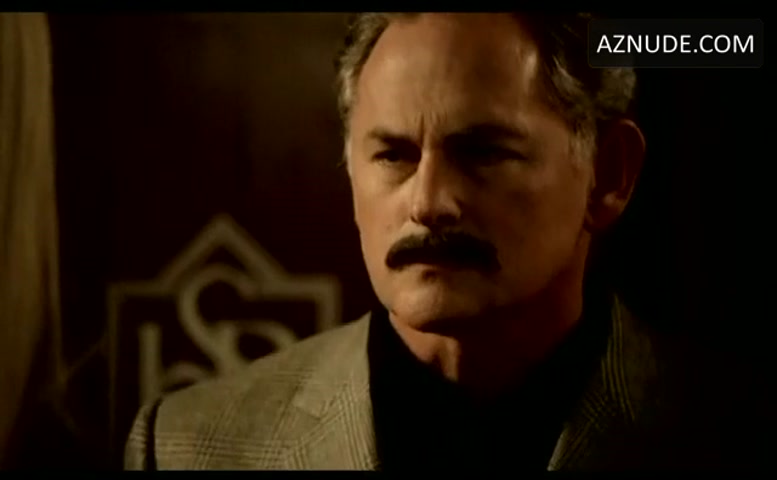 Lena Olin in Alias, photo 0