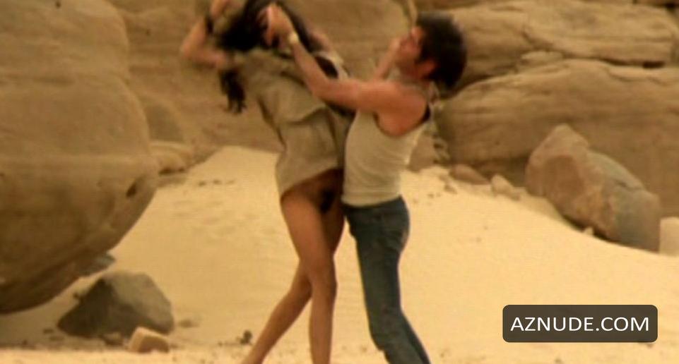 Laura Gemser in Black Emmanuelle, White Emmanuelle, photo 6