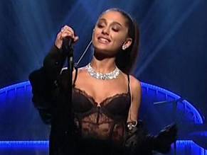 Ariana Grande in Saturday Night Live (1976-), photo 6