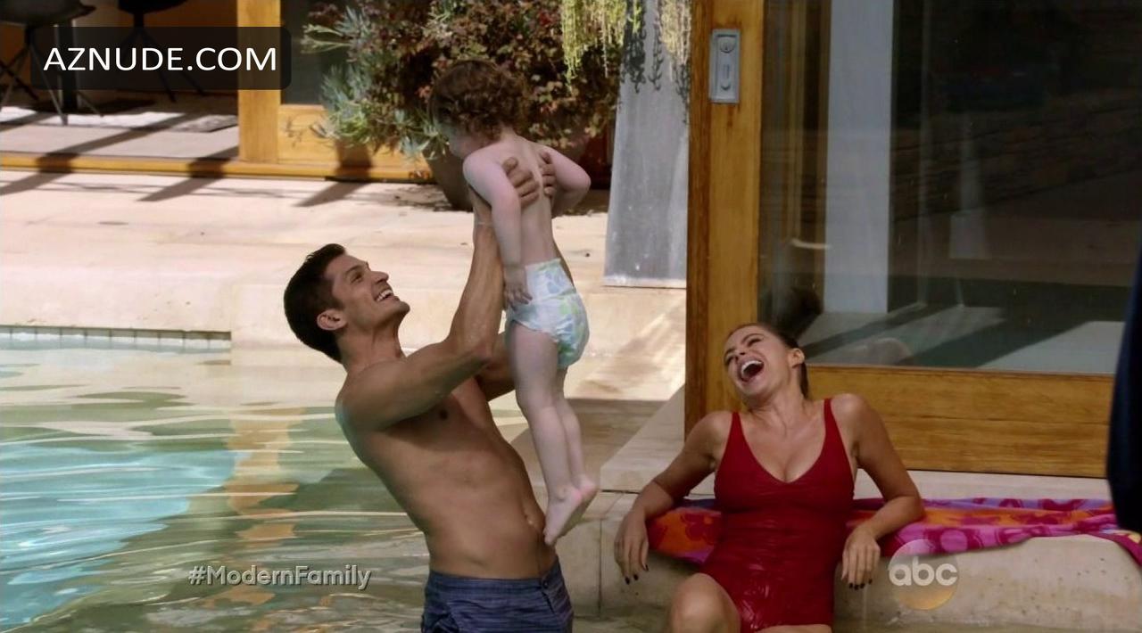 Modern Family (2009-2015) in Modern Family (2009-2015), photo 3