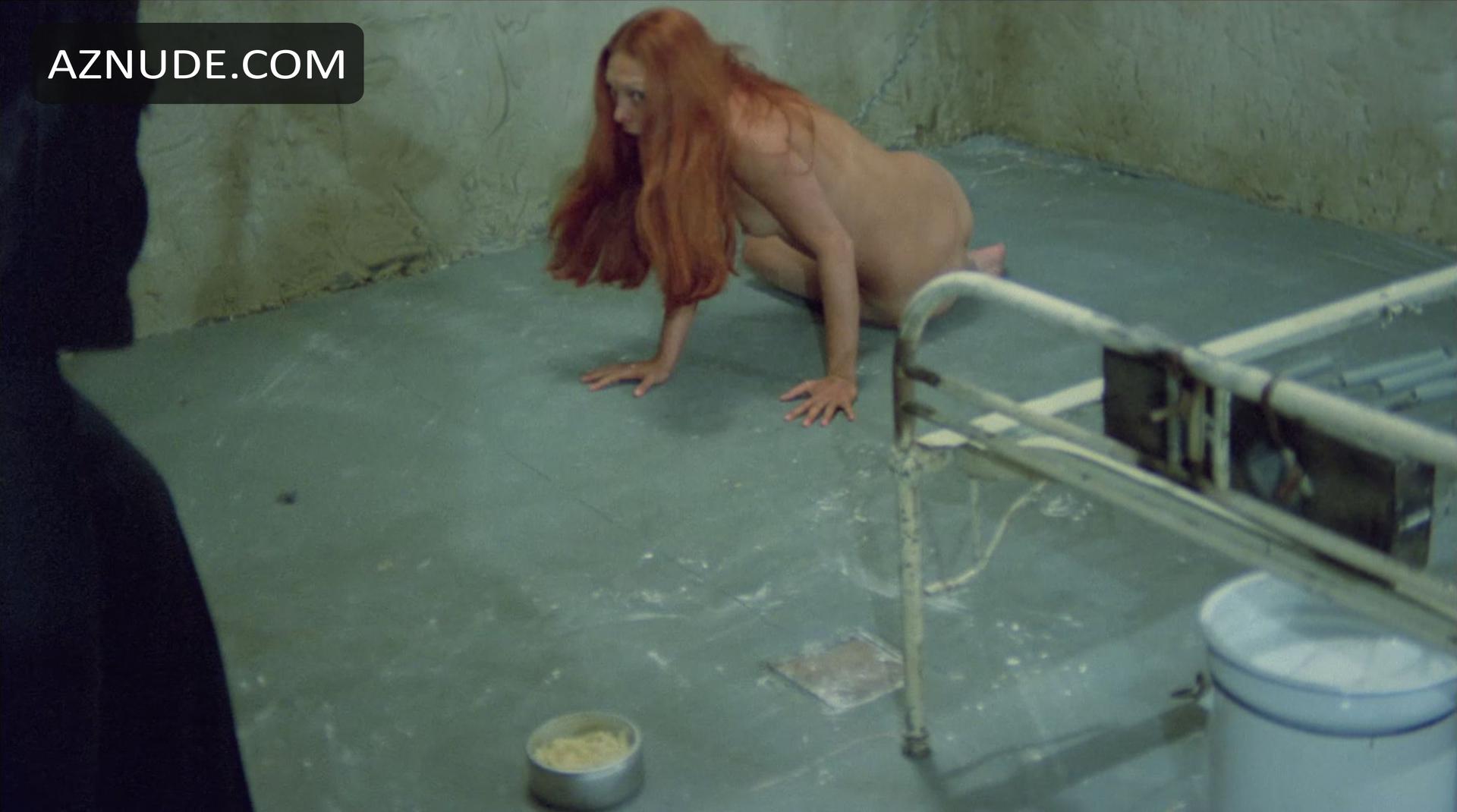 Beni Cardoso in Barbed Wire Dolls, photo 38