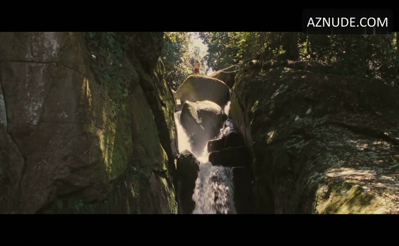 Kristen Stewart in The Twilight Saga: Breaking Dawn - Part 1, photo 4
