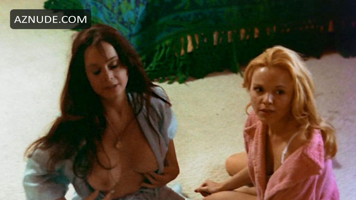Carolyn Stellar in Devil Times Five, photo 1