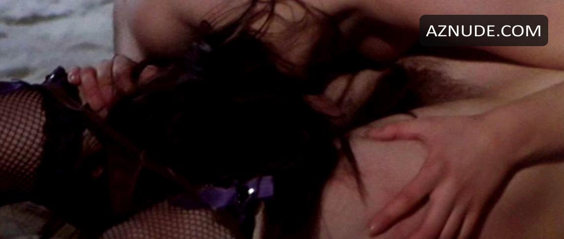 Monica Swinn in Female Vampire, photo 6