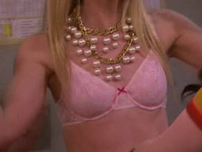 Beth Behrs in 2 Broke Girls (2012-), photo 19