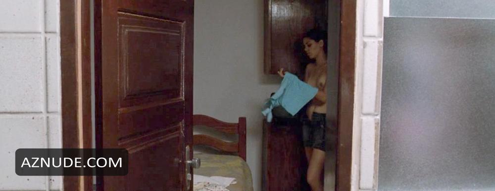 Clebia Sousa in Neighbouring Sounds, photo 1