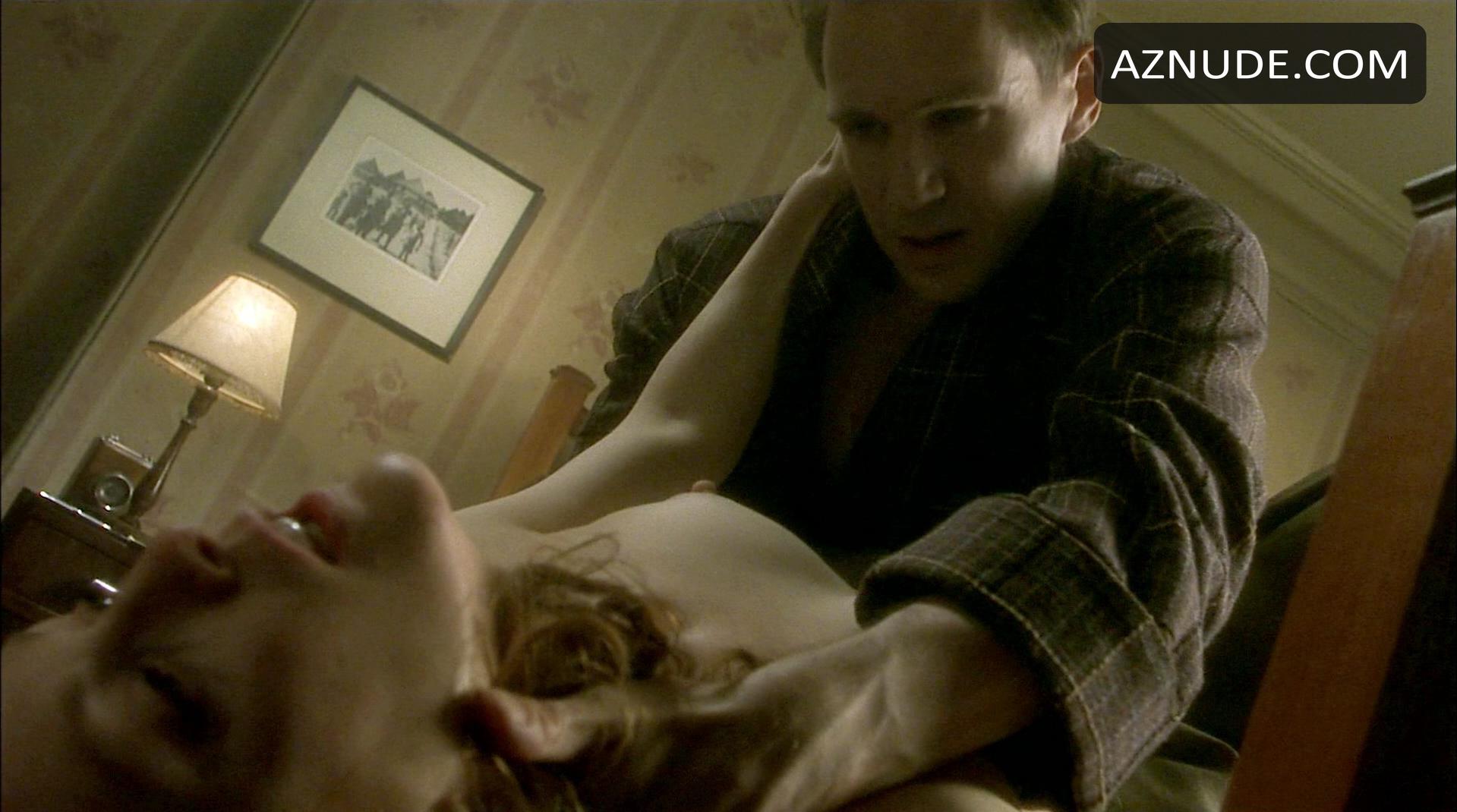 Julianne Moore in The End of the Affair, photo 47
