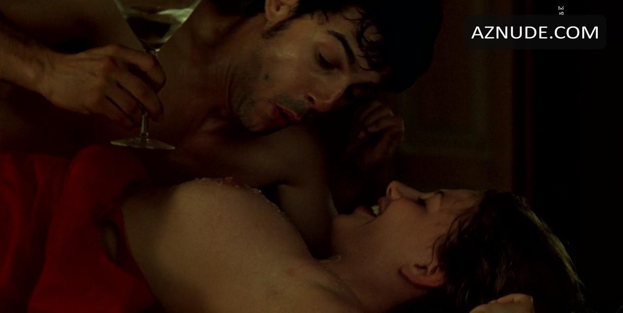 Miriam Giovanelli in Sex, Parties And Lies, photo 3