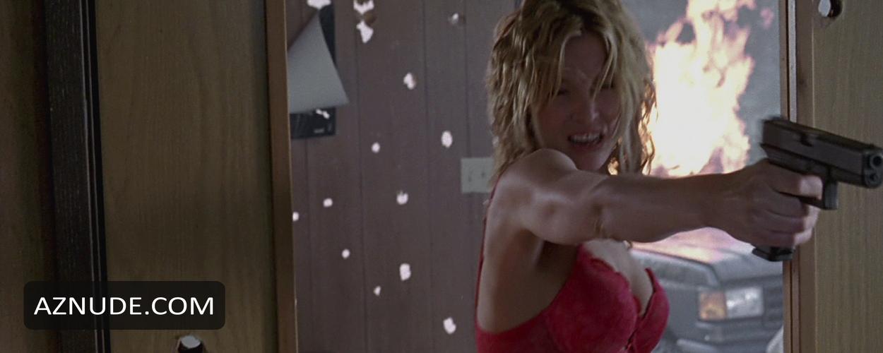 Ashley Scott in Walking Tall, photo 8