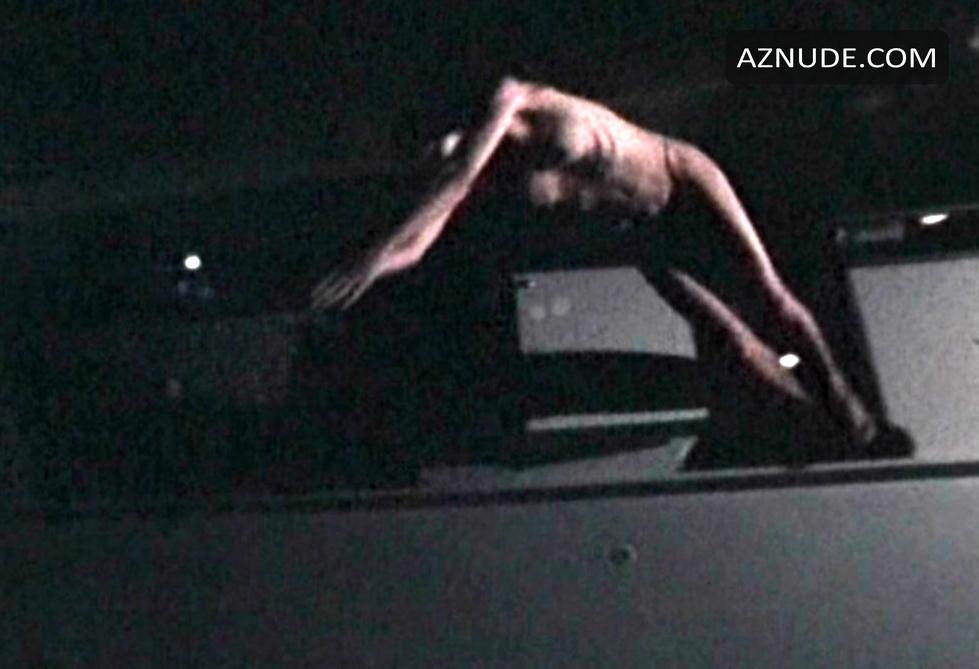 Anja Stohr in Die schone Braut in Schwarz, photo 3