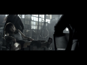 Olga Kurylenko in Momentum, photo 7