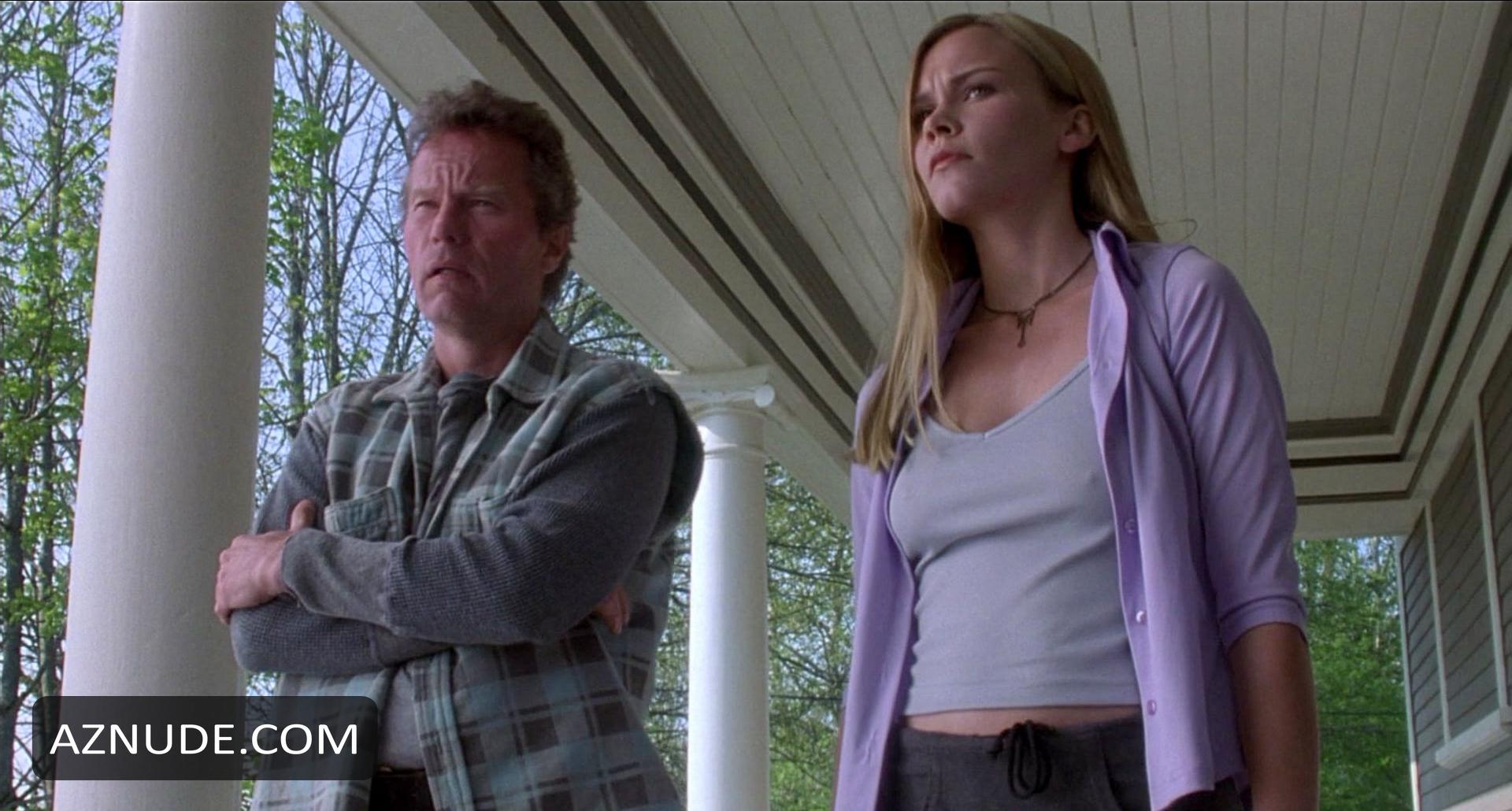 Allison Lange in Christina's House, photo 20