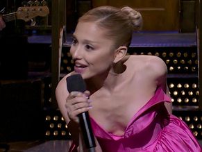 Ariana Grande in Saturday Night Live (1976-), photo 10