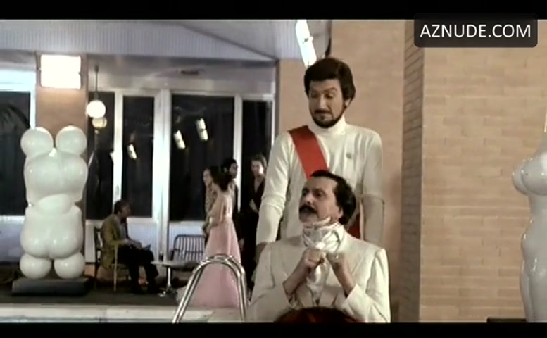 Agostina Belli in Conviene Far Bene L'amore, photo 12