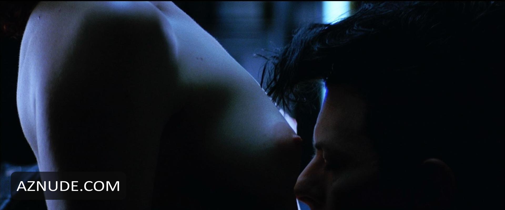 Ann Magnuson in The Hunger, photo 4