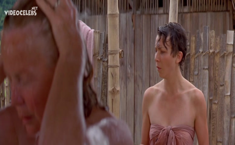 Pamela Rabe in Paradise Road, photo 16