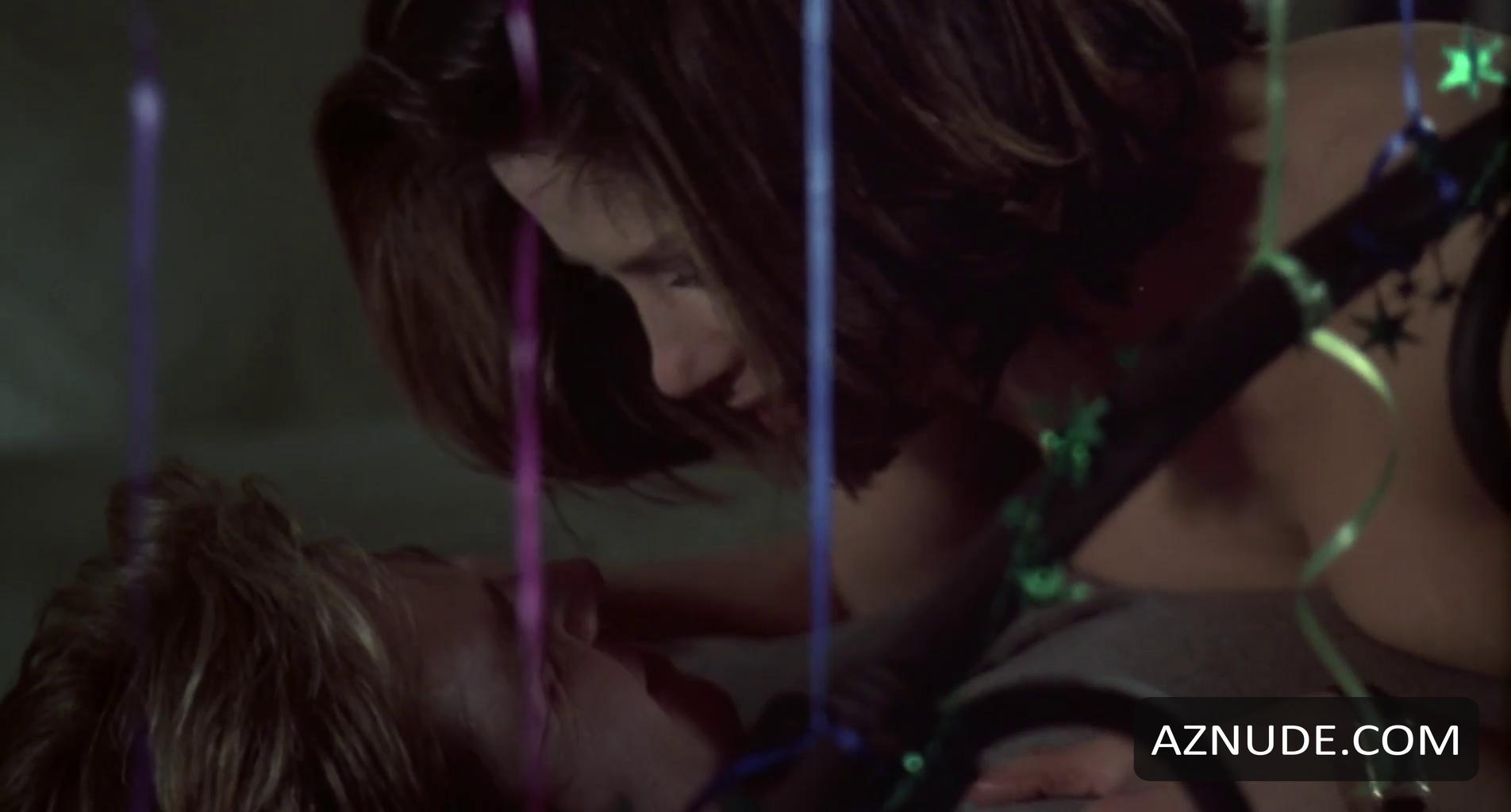 Mira Sorvino in At First Sight, photo 6