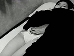 Eun-joo Lee in Virgin Stripped Bare by Her Bachelors, photo 22