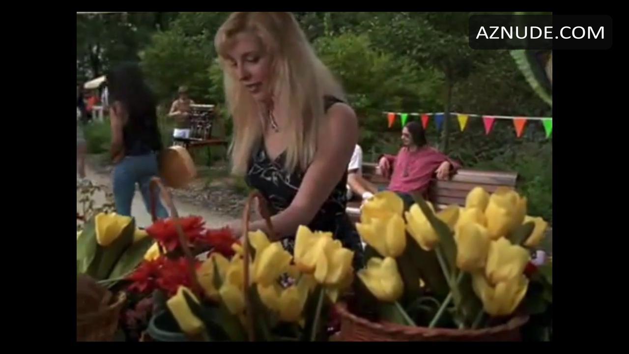 Jayne Heitmeyer in Suspicious Minds, photo 5