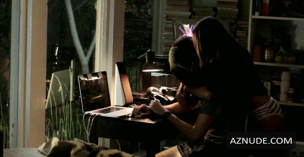 Nicole Vicius in Sound Of My Voice, photo 5