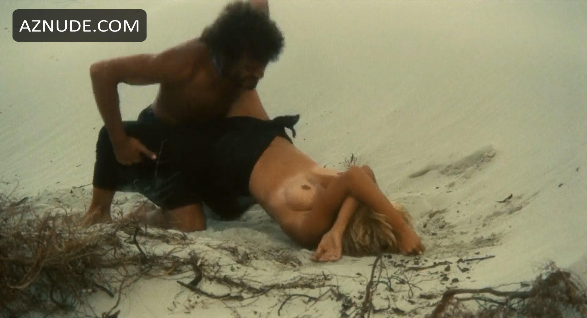 Mariangela Melato in Swept Away, photo 43