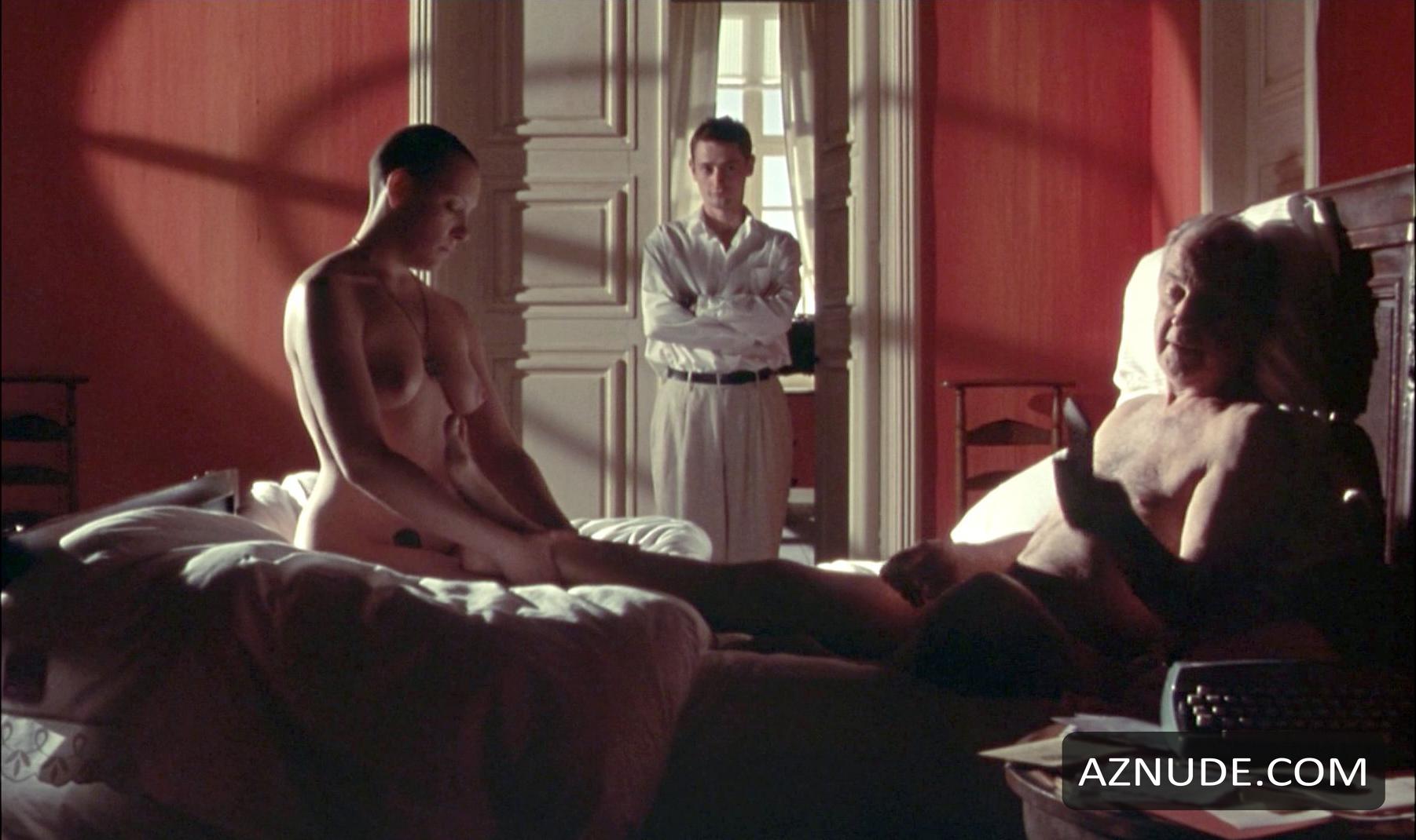 Toni Collette in 81/2 Women, photo 18