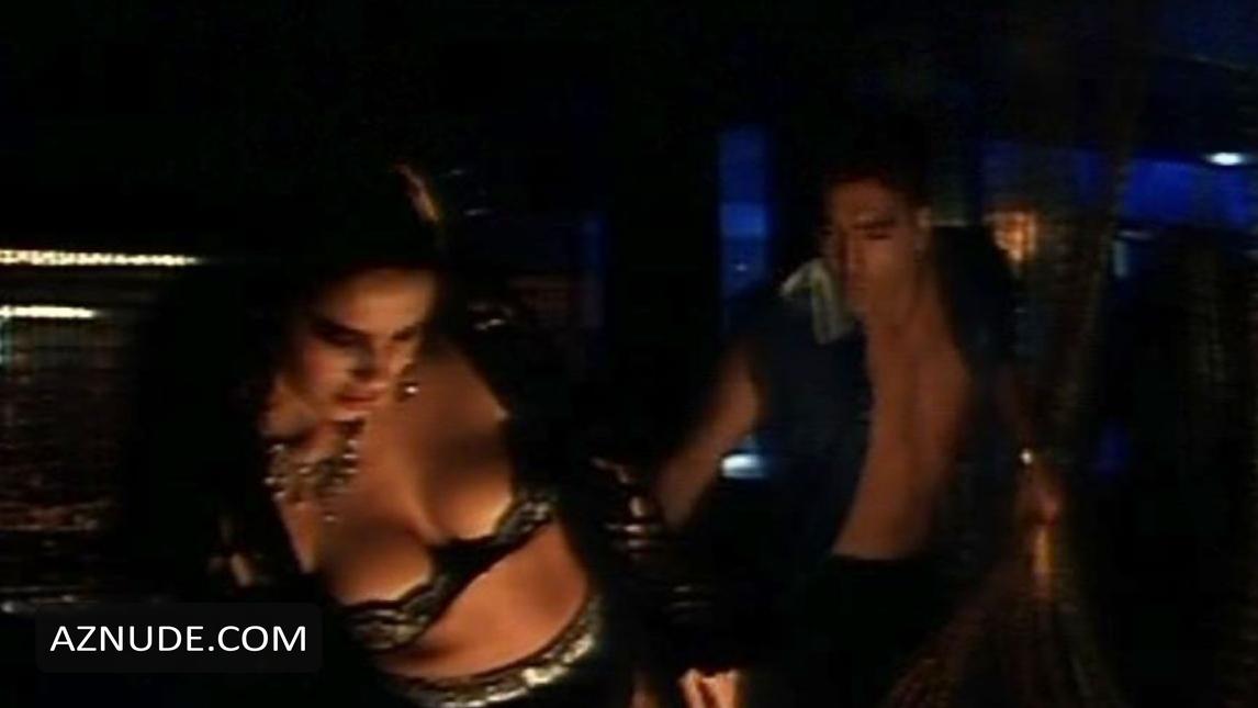 Elisa Tovati in Huevos De Oro, photo 1