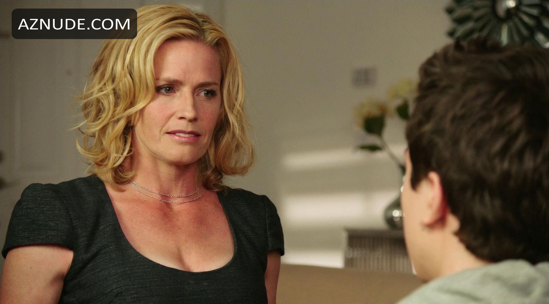 Elisabeth Shue in Behaving Badly, photo 5