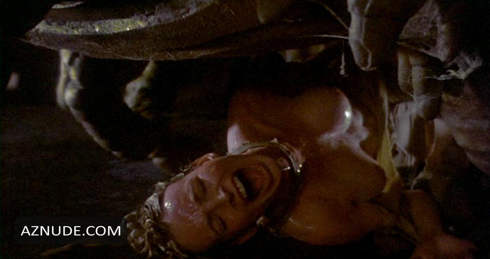 Taaffe O'Connell in Galaxy of Terror, photo 1