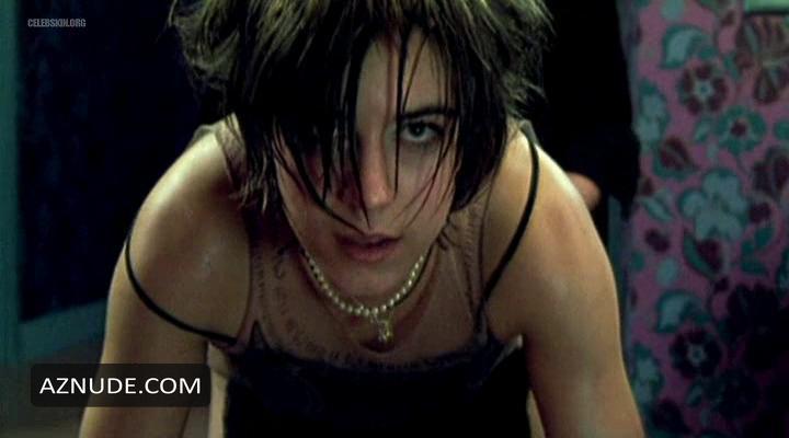Natali Broods in S, photo 7
