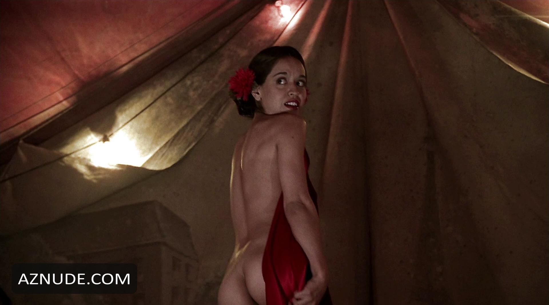 Valeria Hernandez in Carnivale, photo 6