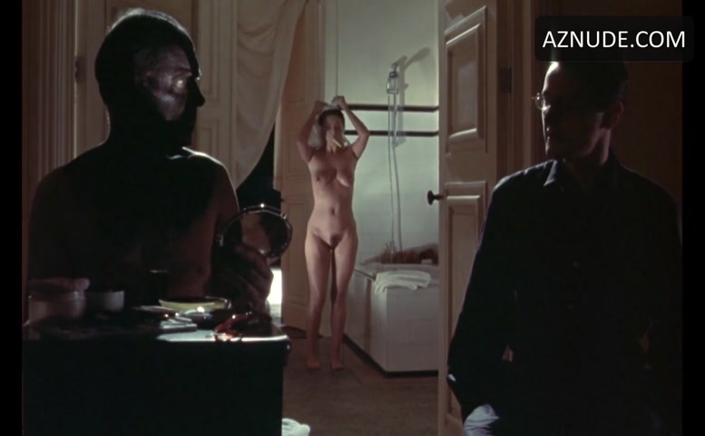 Polly Walker in 81/2 Women, photo 59