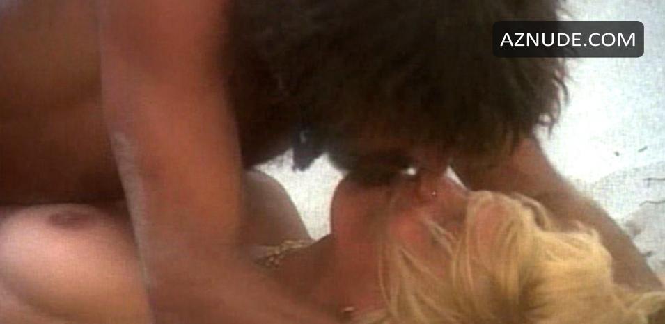 Mariangela Melato in Swept Away, photo 8