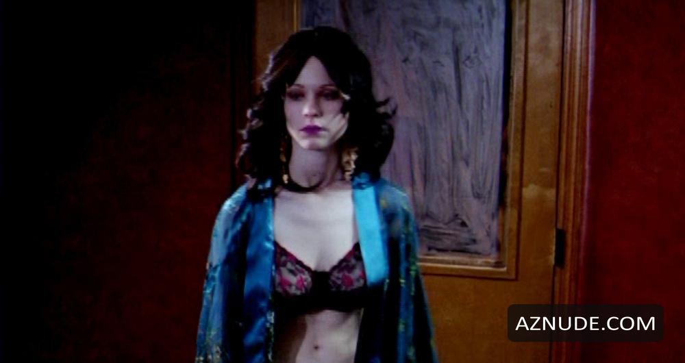 Thora Birch in Winter of Frozen Dreams, photo 2