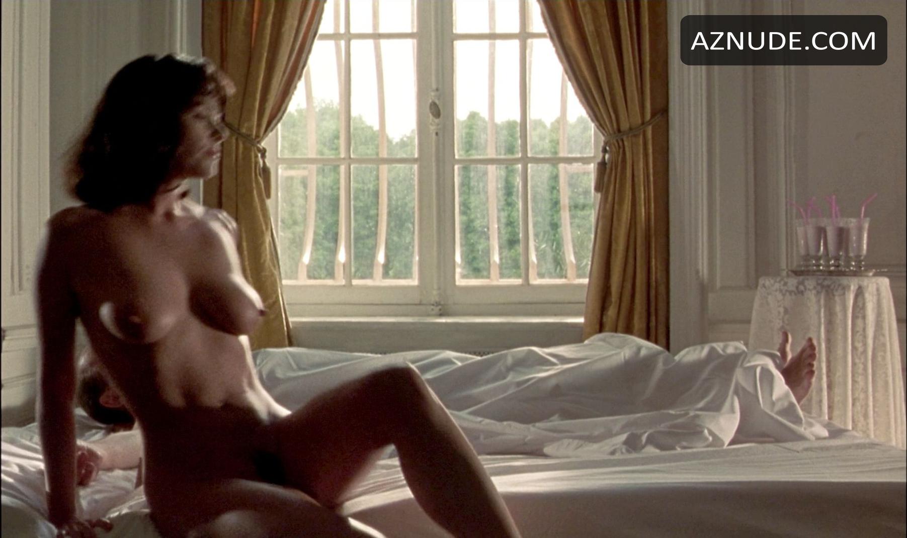 Polly Walker in 81/2 Women, photo 65