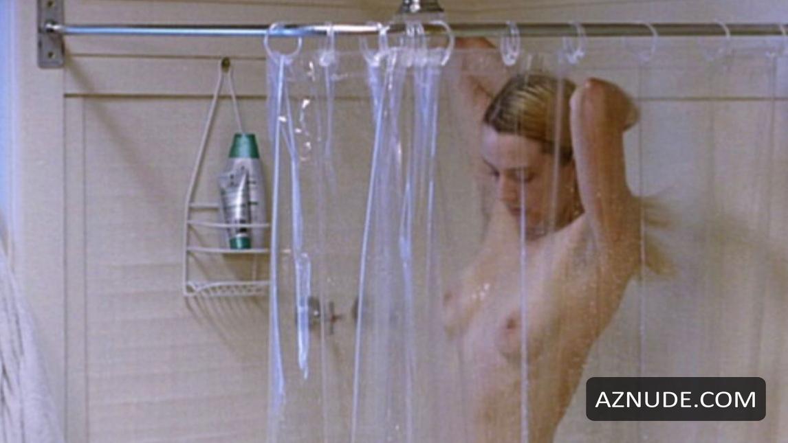 Nadia Townsend in Puppy, photo 2