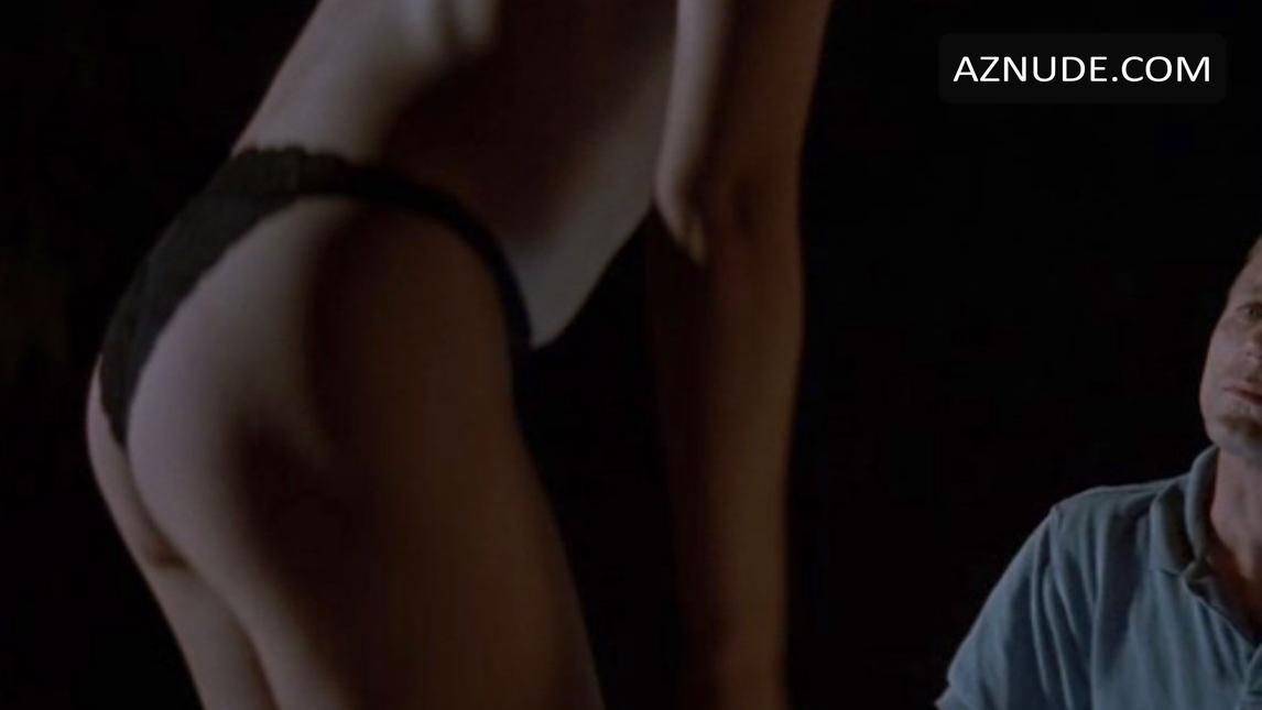 Madeleine Stowe in China Moon, photo 4