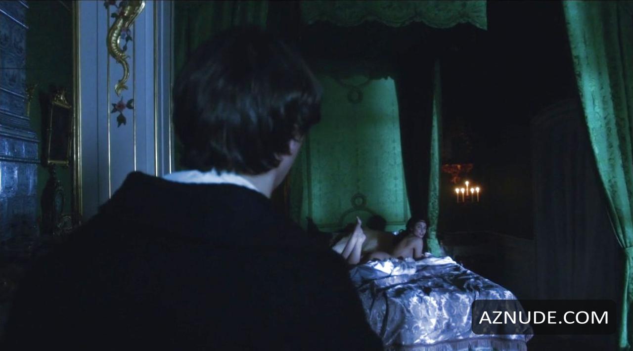 Tuppence Middleton in War & Peace (2016-), photo 1