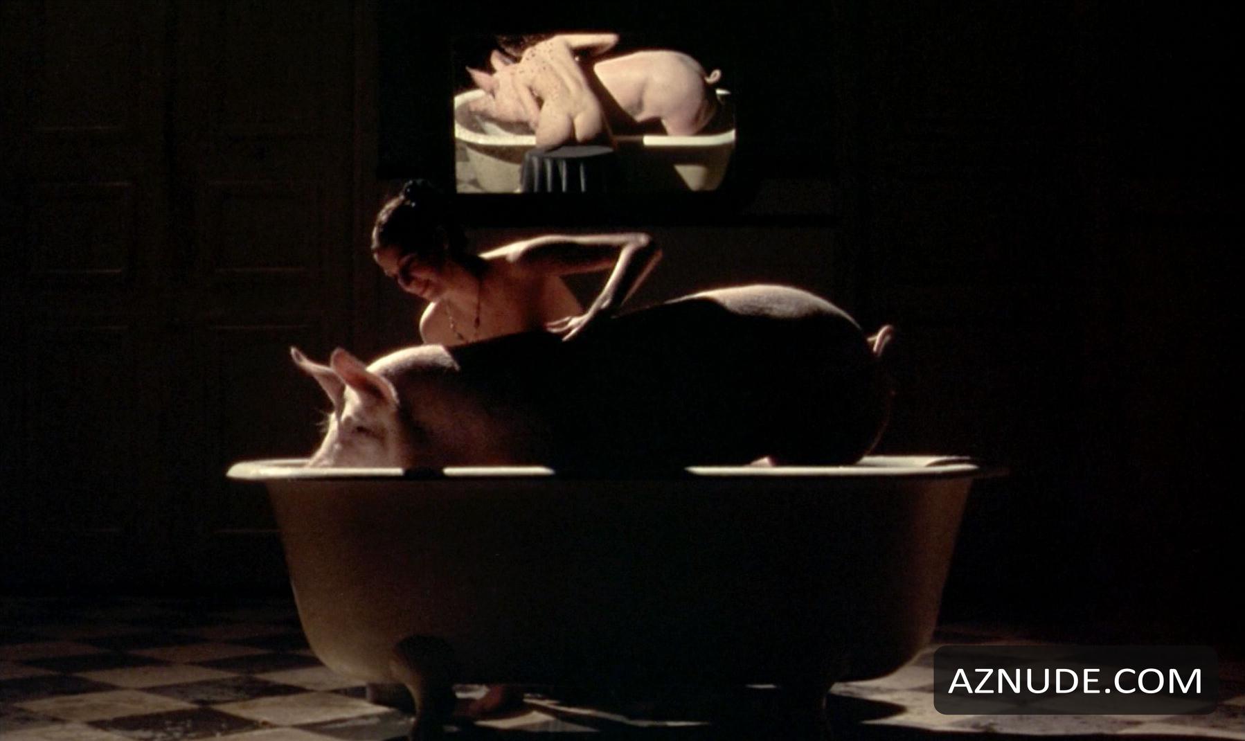 Amanda Plummer in 81/2 Women, photo 16