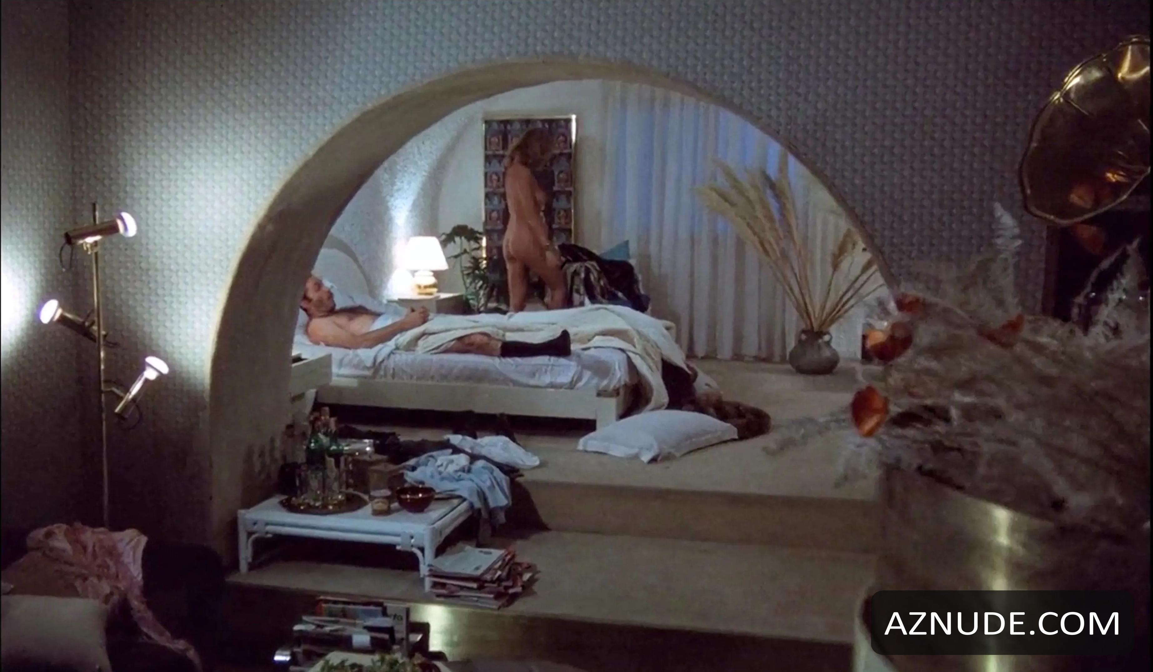 Sybil Danning in The Day of the Cobra, photo 39
