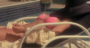 Linda Hoffman in The Dentist, photo 9